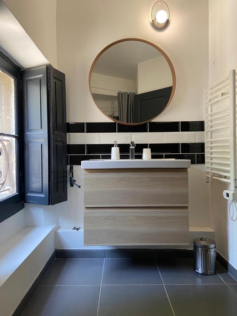 Appartement De Standing Au Coeur D'Avignon Exteriör bild